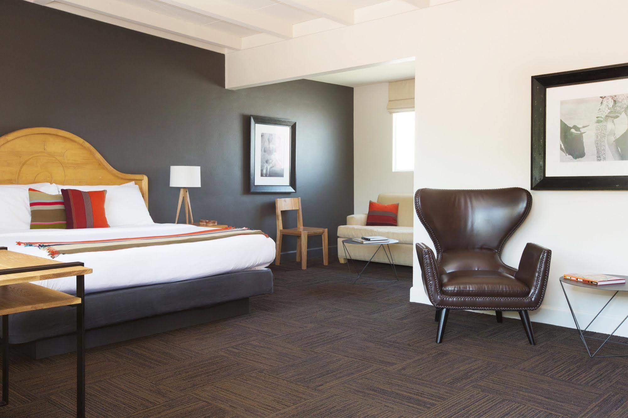 Santiago - Premier Gay Men's 4*